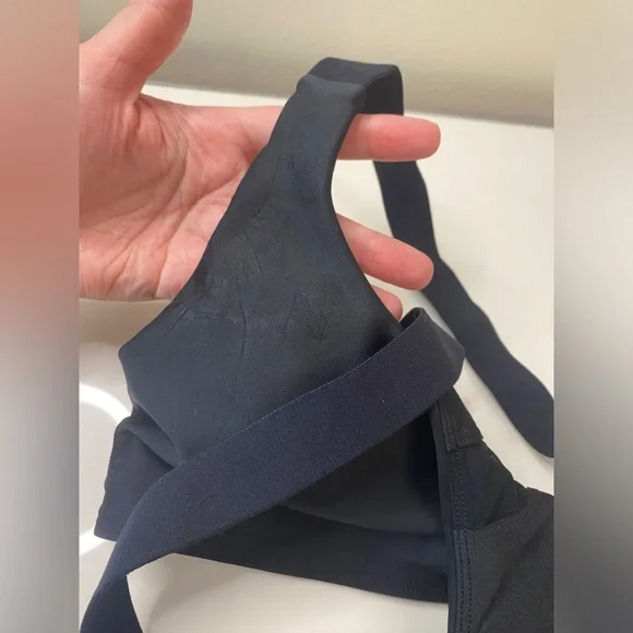 Alo Airlift Take Charge Bra // Black - Picture 9 of 9